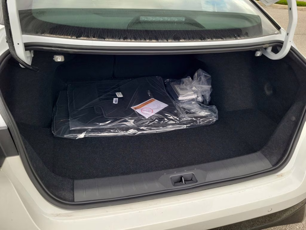 2026 Aspen White/Super Black Nissan Sentra SR FWD Sedan