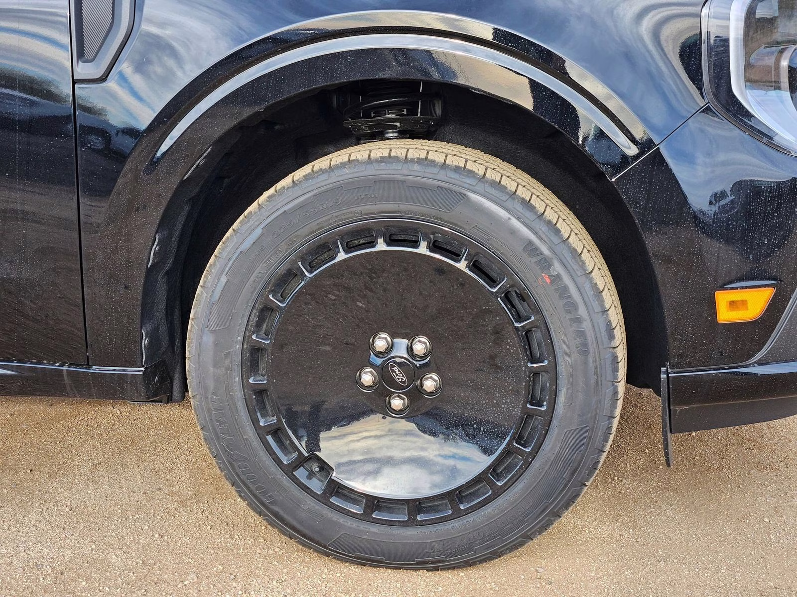 2026 Shadow Black Ford Maverick Lobo High AWD Truck