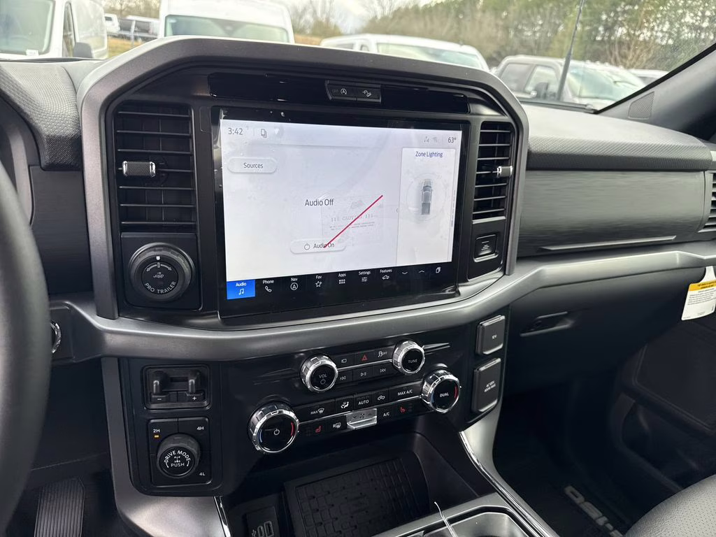 2026 Oxford White Ford F-150 XLT 4X4 Truck