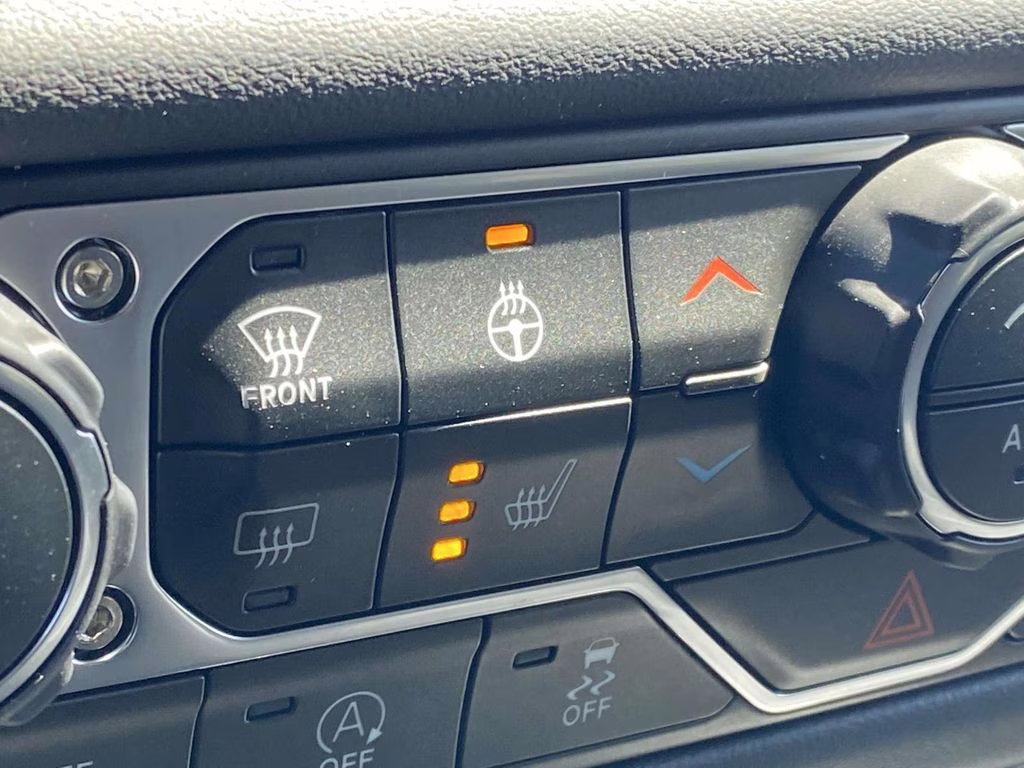 2026 Granite Crystal Metallic Clearcoat Jeep Wrangler Sahara 4X4 SUV