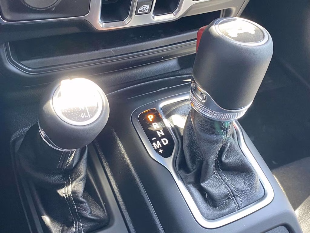 2026 Granite Crystal Metallic Clearcoat Jeep Wrangler Sahara 4X4 SUV