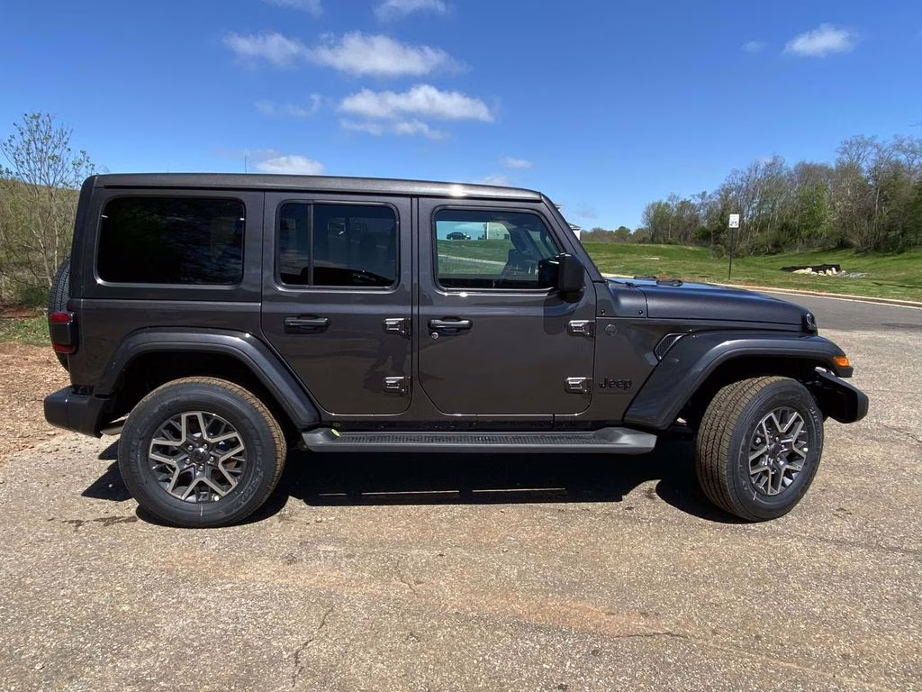 2026 Granite Crystal Metallic Clearcoat Jeep Wrangler Sahara 4X4 SUV