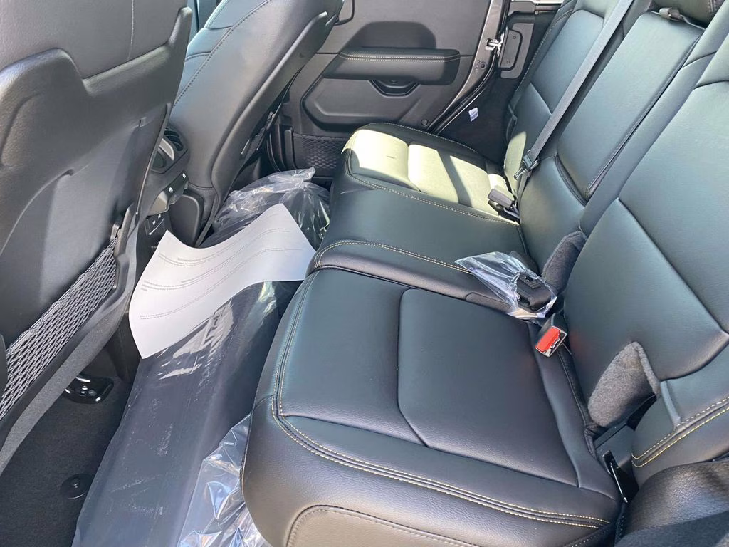 2026 Granite Crystal Metallic Clearcoat Jeep Wrangler Sahara 4X4 SUV