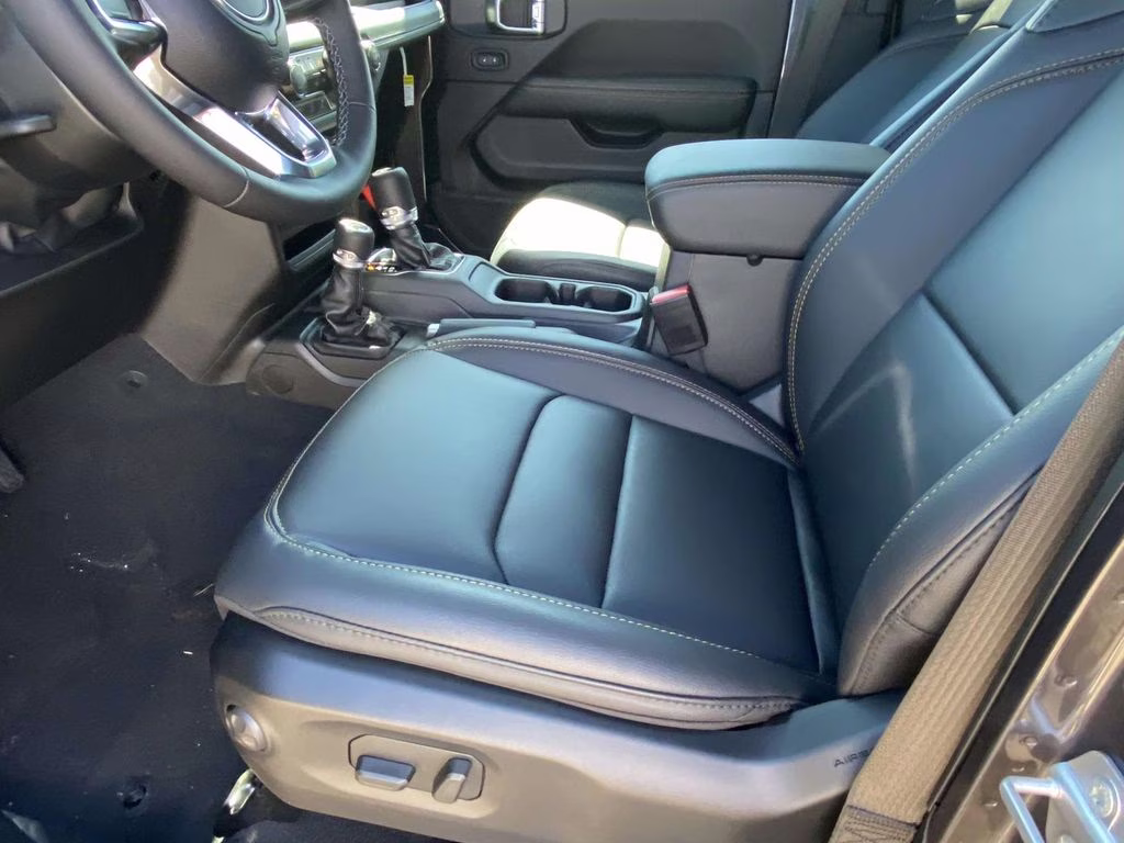 2026 Granite Crystal Metallic Clearcoat Jeep Wrangler Sahara 4X4 SUV