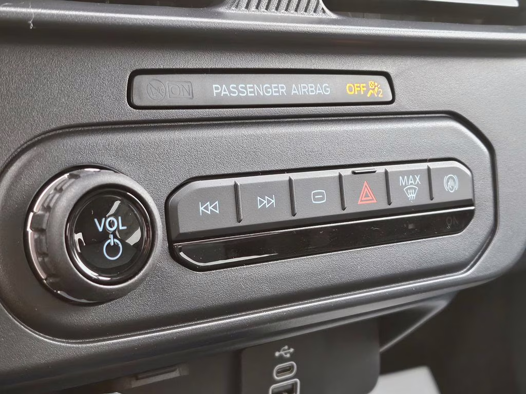 2026 Shadow Black Ford Maverick XLT FWD Truck