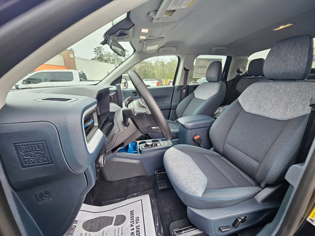 2026 Shadow Black Ford Maverick XLT FWD Truck