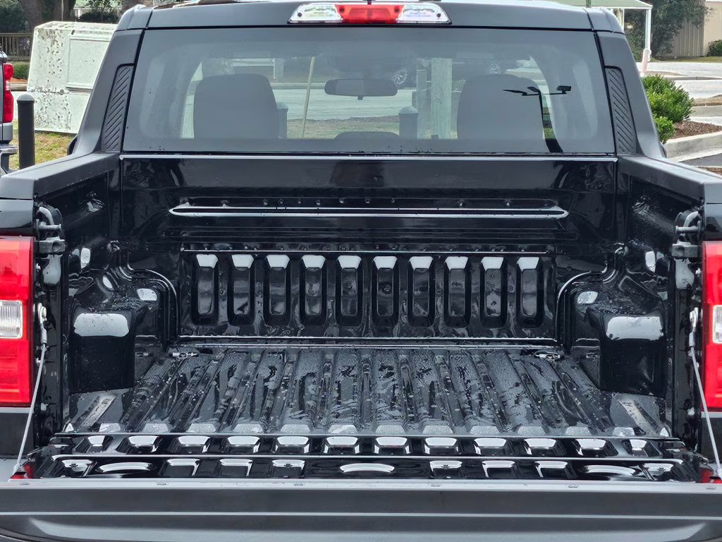 2026 Shadow Black Ford Maverick XLT FWD Truck