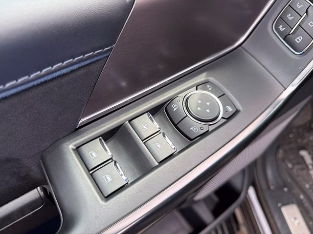2025 Black Metallic Ford F-150 Platinum 4X4 Truck