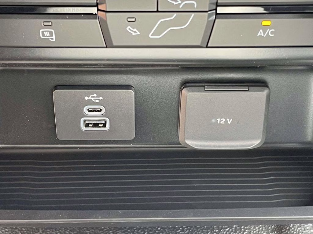 2026 Oxford White Ford Super Duty F-550 DRW XL RWD Chassis