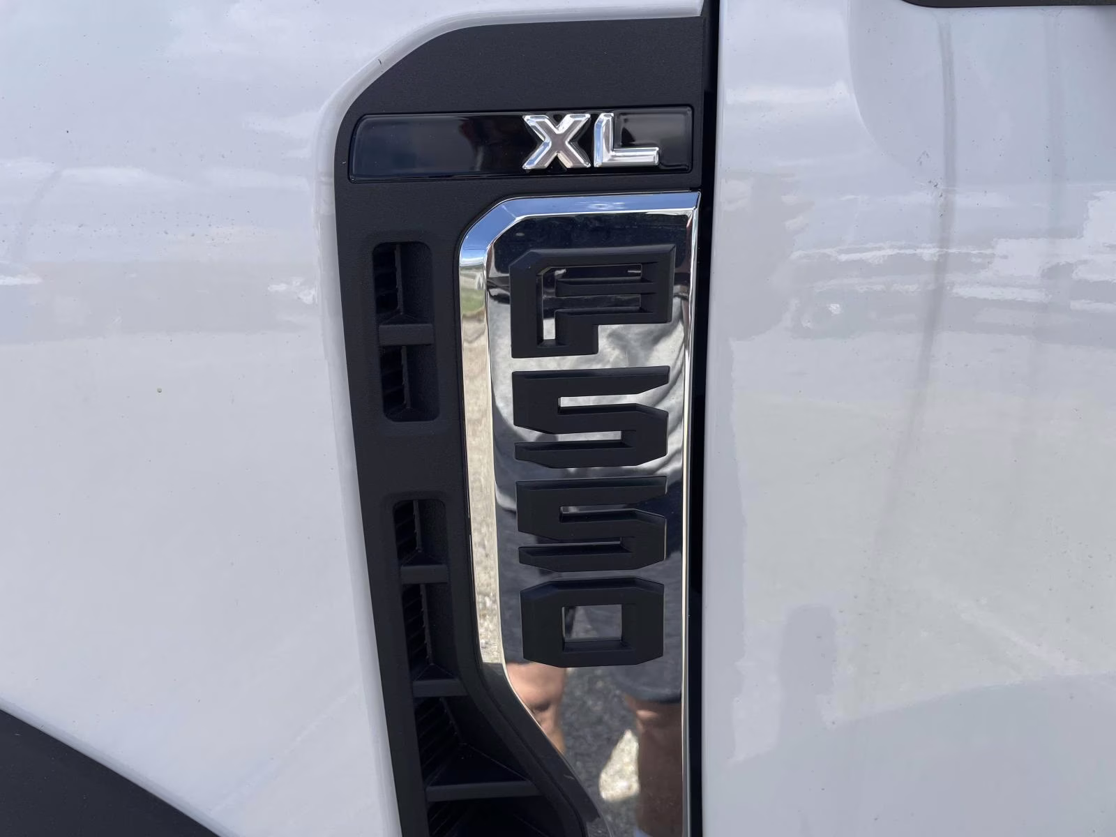 2026 Oxford White Ford Super Duty F-550 DRW XL RWD Chassis