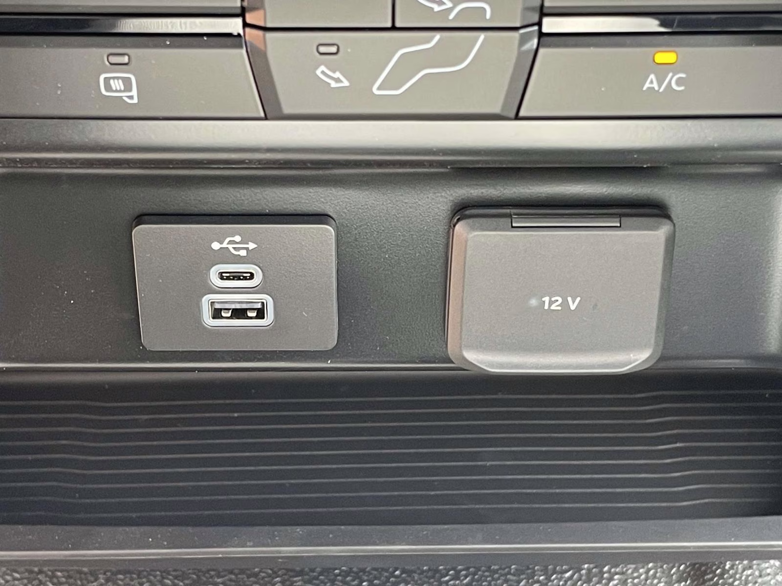 2026 Oxford White Ford Super Duty F-550 DRW XL RWD Chassis