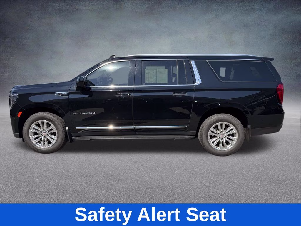 2022 Onyx Black GMC Yukon XL SLT 4X4 SUV