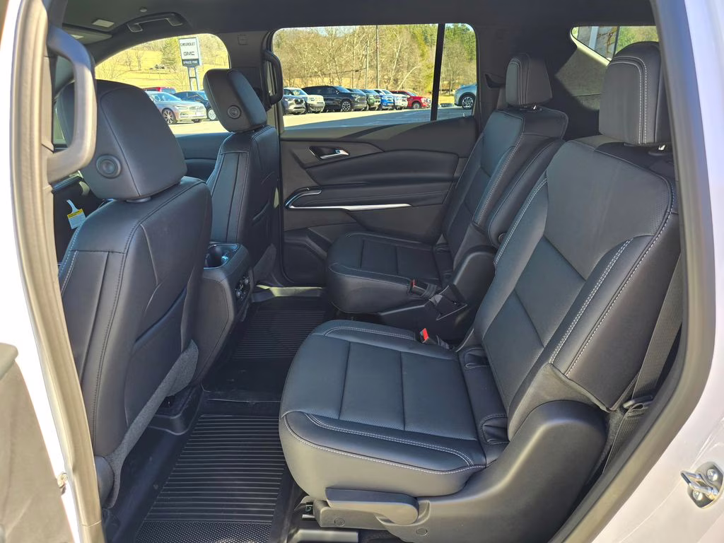 2026 Summit White Chevrolet Traverse LT FWD SUV