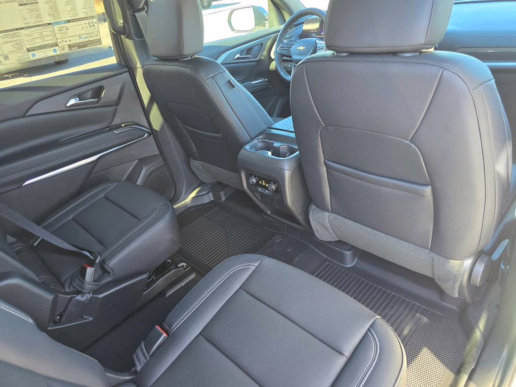 2026 Summit White Chevrolet Traverse LT FWD SUV