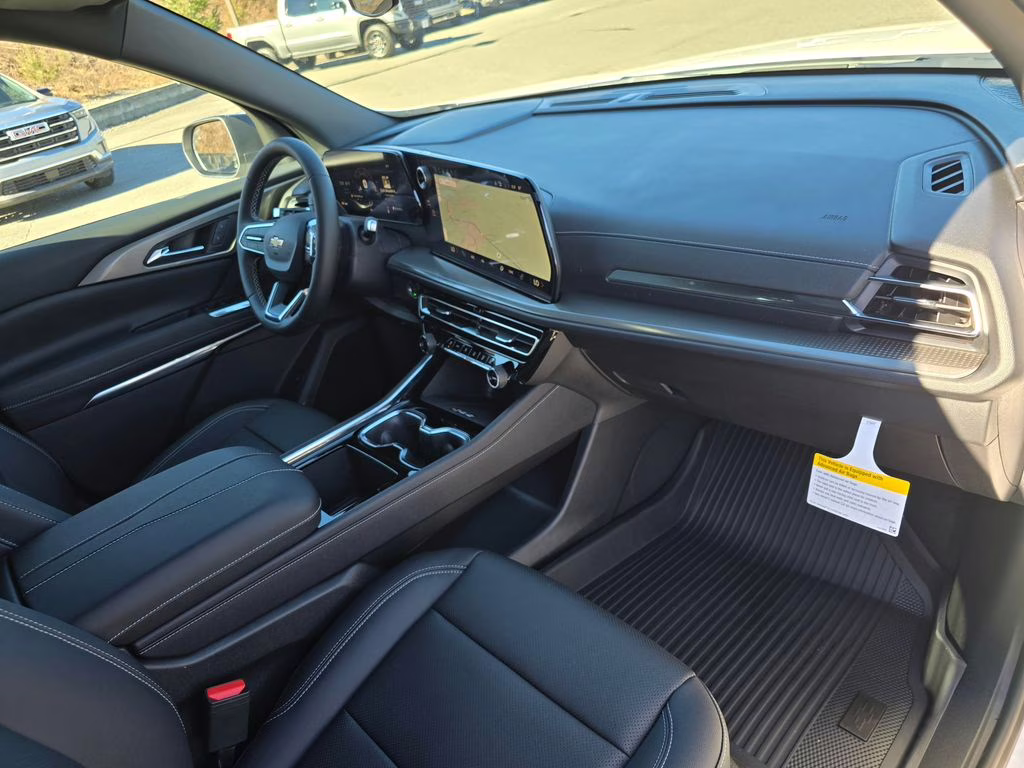 2026 Summit White Chevrolet Traverse LT FWD SUV