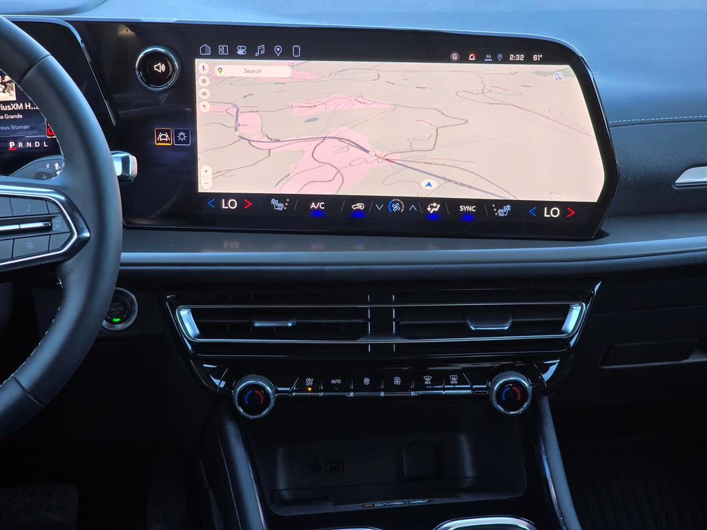 2026 Summit White Chevrolet Traverse LT FWD SUV