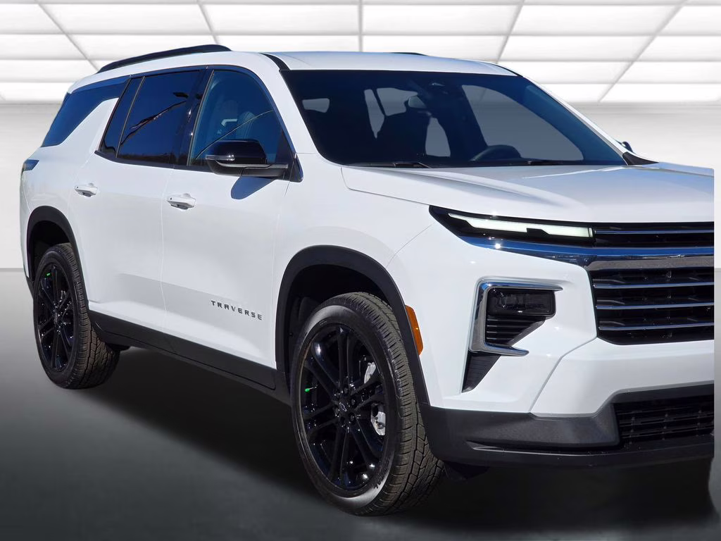 2026 Summit White Chevrolet Traverse LT FWD SUV