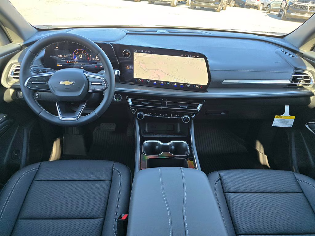 2026 Summit White Chevrolet Traverse LT FWD SUV