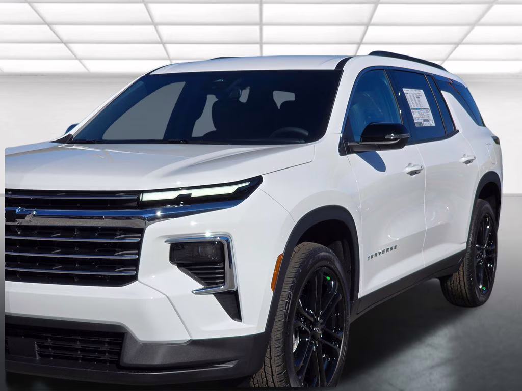 2026 Summit White Chevrolet Traverse LT FWD SUV