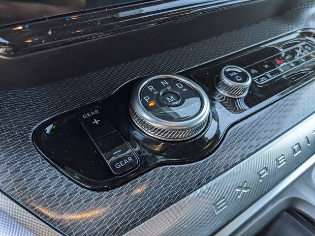 2025 Glacier Gray Metallic TriCoat Ford Expedition Max Platinum 4X4 SUV