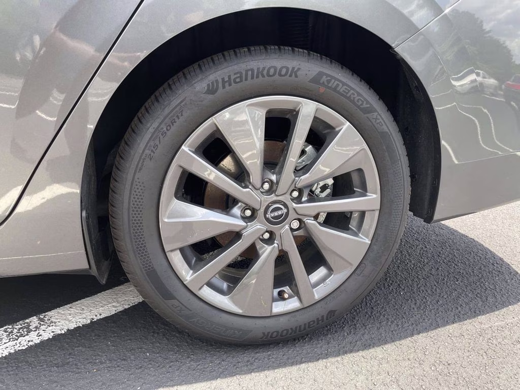 2026 Gun Metallic Nissan Sentra SL FWD Sedan
