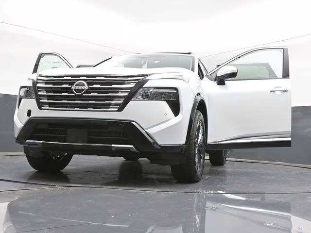 2026 Everest White Pearl Tricoat Nissan Rogue Platinum AWD SUV