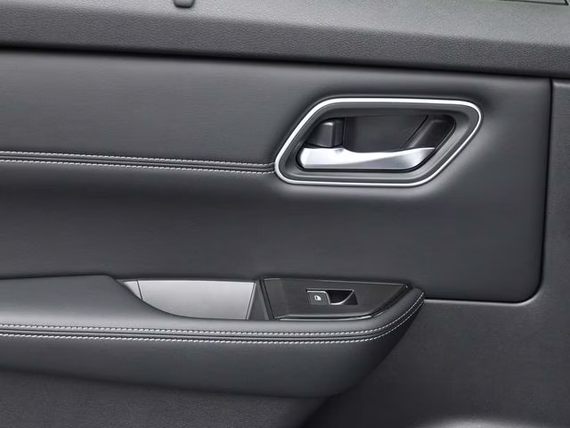 2026 Everest White Pearl Tricoat Nissan Rogue Platinum AWD SUV