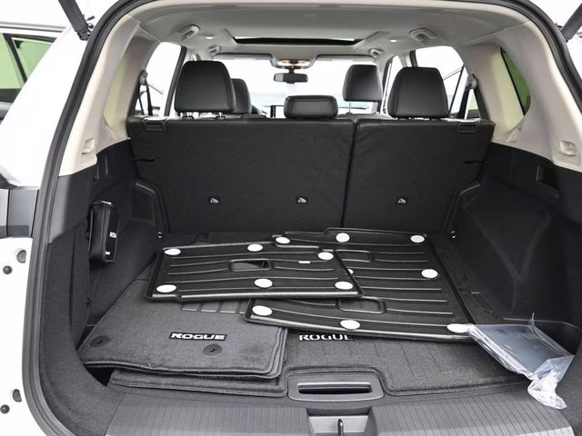 2026 Everest White Pearl Tricoat Nissan Rogue Platinum AWD SUV