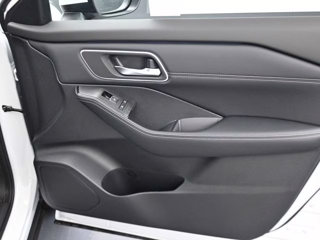 2026 Everest White Pearl Tricoat Nissan Rogue Platinum AWD SUV