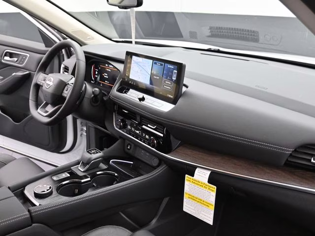 2026 Everest White Pearl Tricoat Nissan Rogue Platinum AWD SUV