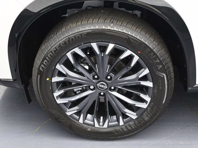 2026 Everest White Pearl Tricoat Nissan Rogue Platinum AWD SUV