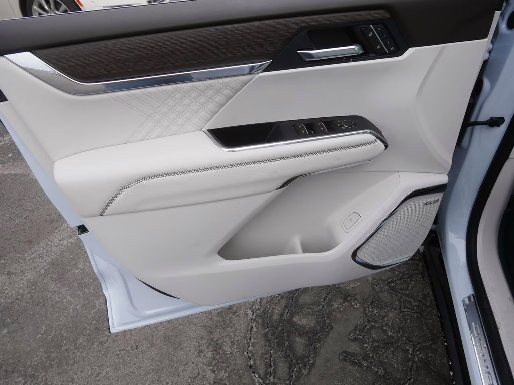 2026 Glacier White Tricoat GMC Acadia Denali AWD SUV