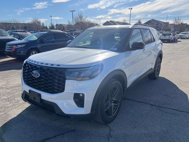 2026 Star White Metallic Tri-Coat Ford Explorer ST-Line 4X4 SUV