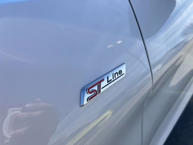 2026 Star White Metallic Tri-Coat Ford Explorer ST-Line 4X4 SUV