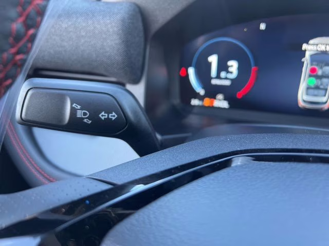 2026 Star White Metallic Tri-Coat Ford Explorer ST-Line 4X4 SUV