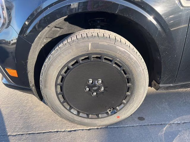 2026 Shadow Black Ford Maverick Lobo Standard AWD Truck