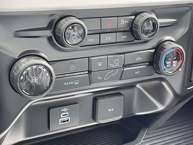 2026 Oxford White Ford Super Duty F-450 DRW XL RWD Chassis