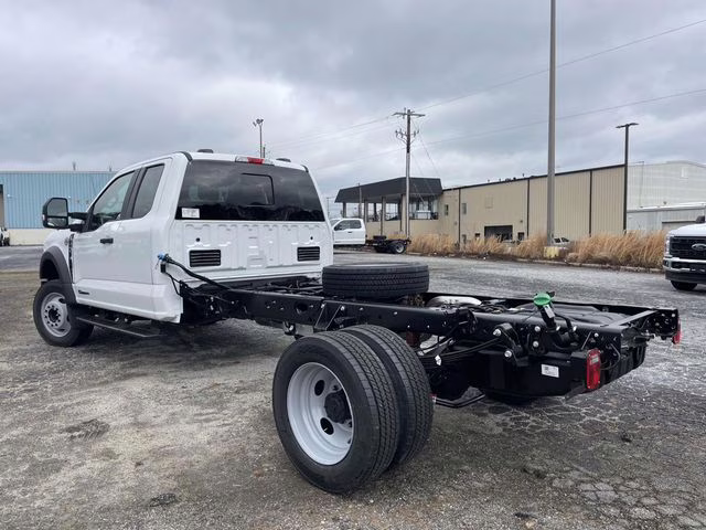 2026 Oxford White Ford Super Duty F-450 DRW XL RWD Chassis
