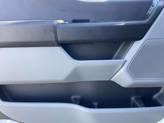 2026 Oxford White Ford Super Duty F-450 DRW XL RWD Chassis