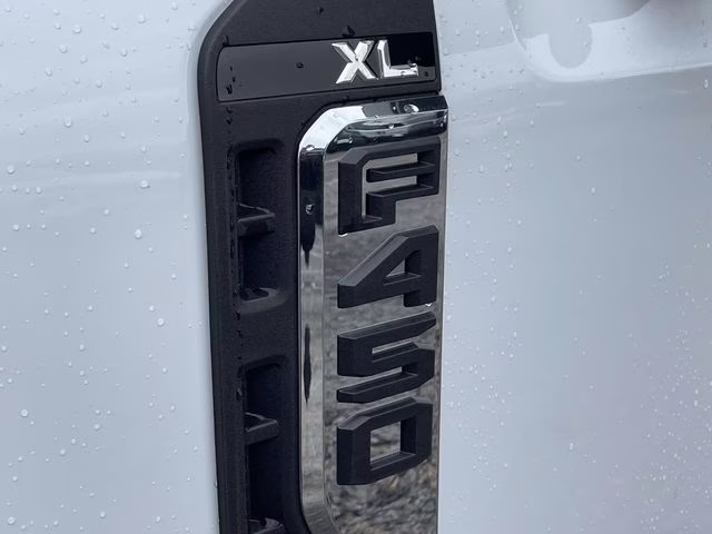 2026 Oxford White Ford Super Duty F-450 DRW XL 4X4 Chassis
