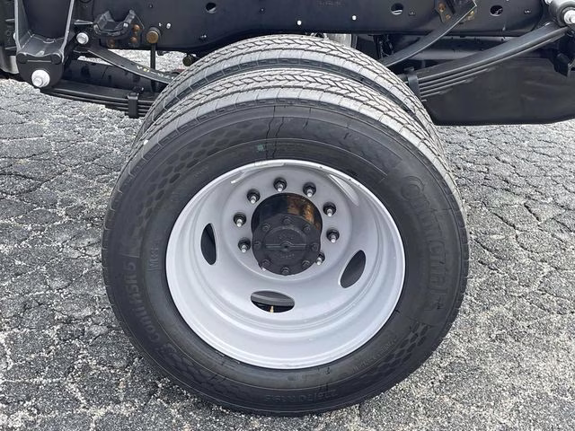 2026 Oxford White Ford Super Duty F-450 DRW XL 4X4 Chassis