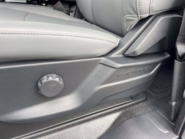 2026 Oxford White Ford Super Duty F-250 SRW XL 4X4 Truck