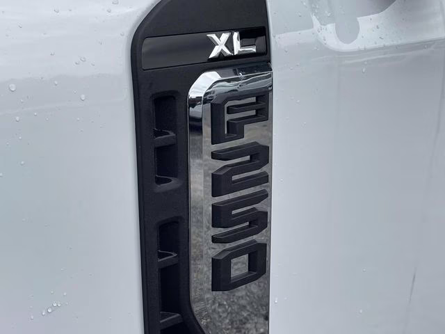 2026 Oxford White Ford Super Duty F-250 SRW XL 4X4 Truck