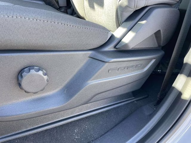 2026 Avalanche Ford Super Duty F-350 DRW XL 4X4 Truck