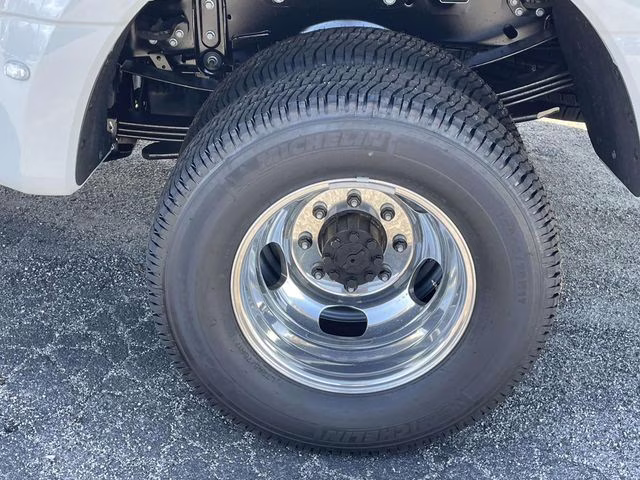 2026 Avalanche Ford Super Duty F-350 DRW XL 4X4 Truck