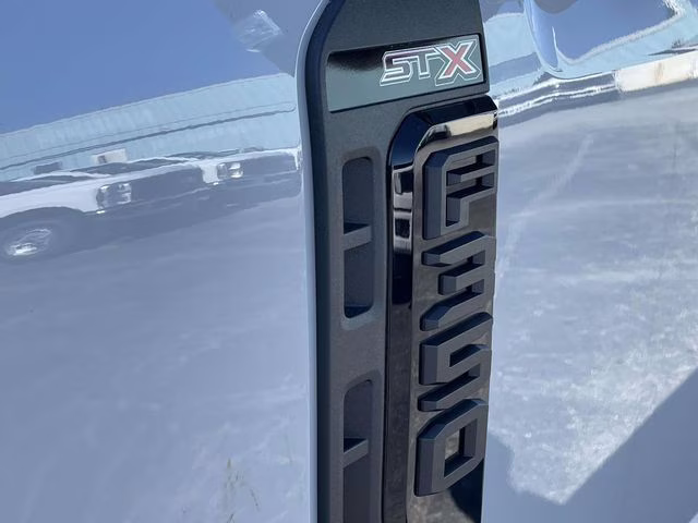 2026 Avalanche Ford Super Duty F-350 DRW XL 4X4 Truck