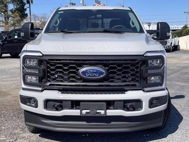 2026 Avalanche Ford Super Duty F-350 DRW XL 4X4 Truck
