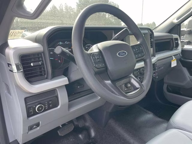 2026 Oxford White Ford Super Duty F-250 SRW XL 4X4 Truck