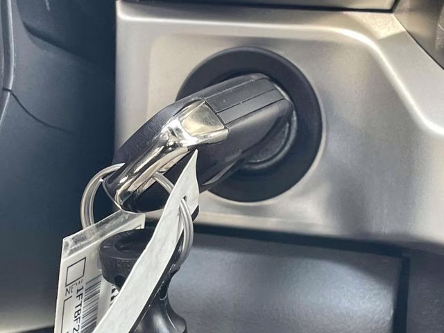 2026 Oxford White Ford Super Duty F-350 SRW XL RWD Truck