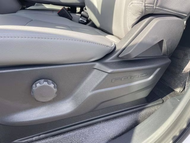 2026 Oxford White Ford Super Duty F-350 DRW XL RWD Truck